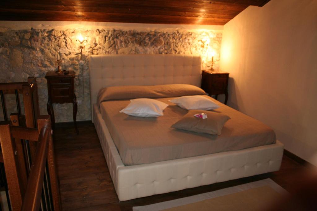 Acasamia room 3
