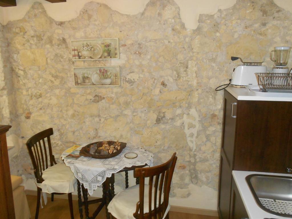 Acasamia room 6